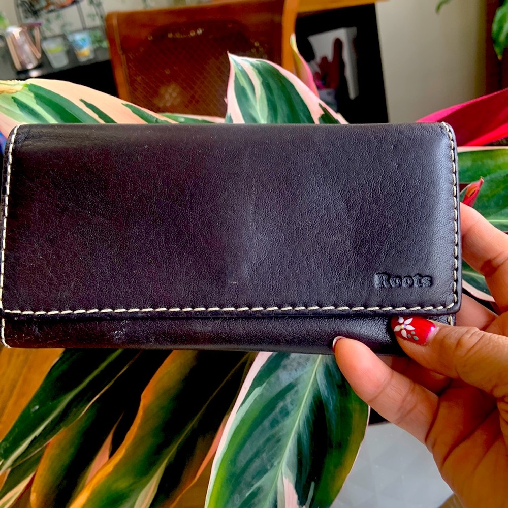 ROOTS Genuine Leather Wallet